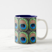 Pfau-Augen deckten Tasse mit Ziegeln