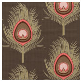 Pfau-Federn, beige auf dunklem schokoladenbraunem Stoff (Nahaufnahme)