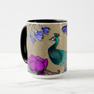 Pfau in Gold Tasse
