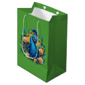 Pfau mit PfirsichRose Mittlere Geschenktüte (Vorderseite Schrägansicht)