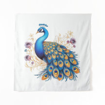 Pfau mit violetten Blumen