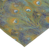 Pfau versieht Geschirr mit Federn Tischdecke (Schrägansicht)