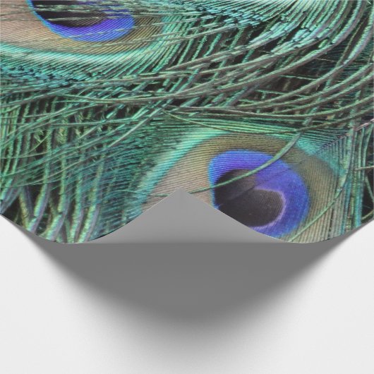 Pfau versieht große blaue Augen mit Federn Geschenkpapier (Ecke)