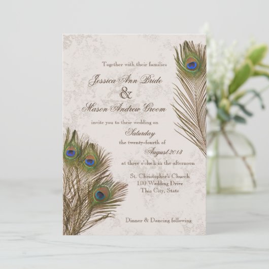 Pfau versieht Hochzeit mit Federn Einladung (Stehend Vorderseite)