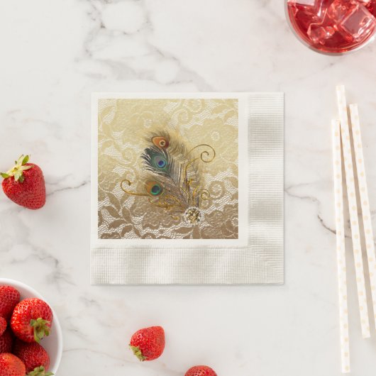 Pfauenfeathers auf Tellern aus Gold Lace Paper Serviette (Beispiel)