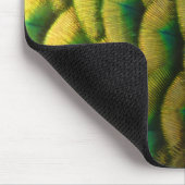 Pfauenfeathers II Farbenfrohe Natur Mousepad (Ecke)