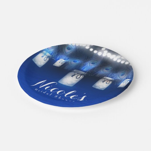 Pfauenfeathers, Mason Jar & String Lights Party Pappteller (Schrägansicht)