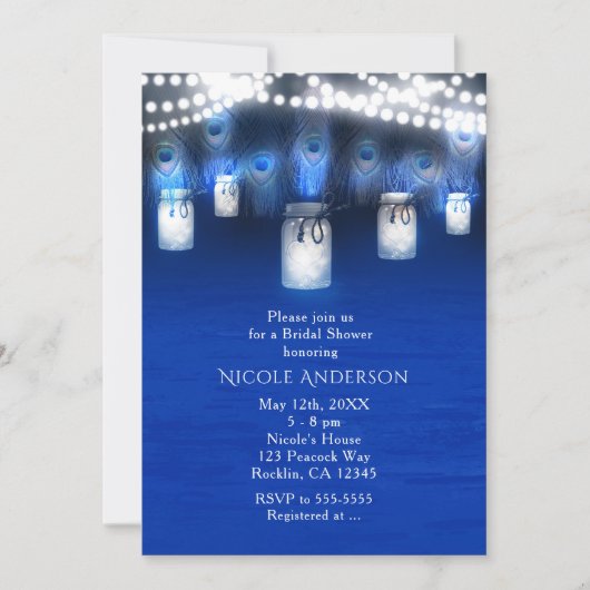 Pfauenfeathers, Mason Jar & String Lights Rustikal Einladung (Vorderseite)