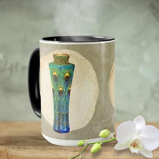 Pfauenfeathers-Meisterwerk aus der Tasse 1900