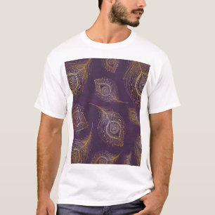 Pfauenfeder aus Gold, violetter Hintergrund. T-Shirt
