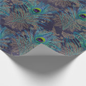 Pfauenfedern auf Lila Geschenkpapier (Ecke)