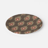 PfauenFedern, Beige auf dunklem Schokoladenbraun Pappteller (Schrägansicht)