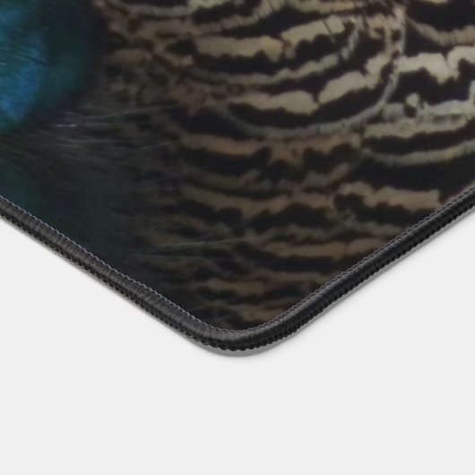 PfauenFedern in farbenprächtiger Abstrakter Natur Schreibtischunterlage (Ecke)