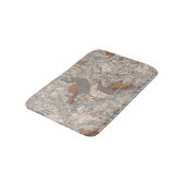 Pfauengarten in Safran Grau Beige Badematte (Schrägansicht)