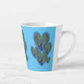 Pfauenherzen-Muster Kust. BC Blue Latte Tasse (Rechts)