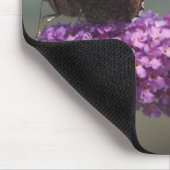 Pfauenschmetterling auf Blume Mousepad (Ecke)