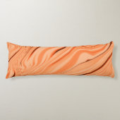 Pfeffer in orangefarbenen, gekrümmten Flaschen Seitenschläferkissen (Vorderseite)