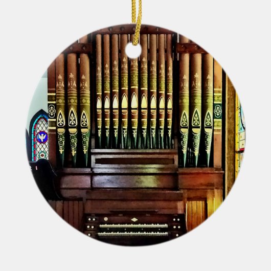 Pfeifenorgan in der Kirche Keramikornament (Vorne)