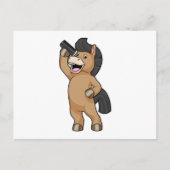 Pferd als Friseur mit Kamm Postkarte (Vorderseite)