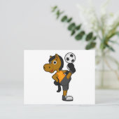 Pferd als Fußballspieler mit Fußball Postkarte (Stehend Vorderseite)