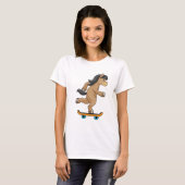 Pferd als Skater mit Skateboard T-Shirt (Vorne ganz)