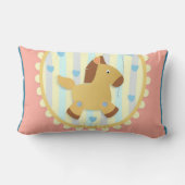 Pferd auf warmen Streifen Hintergrund mit blauen H Lendenkissen (Rückseite)