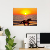 Pferd bei Sonnenuntergang Poster (Heimbüro)