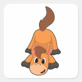 Pferd beim Spielen Quadratischer Aufkleber (Vorderseite)