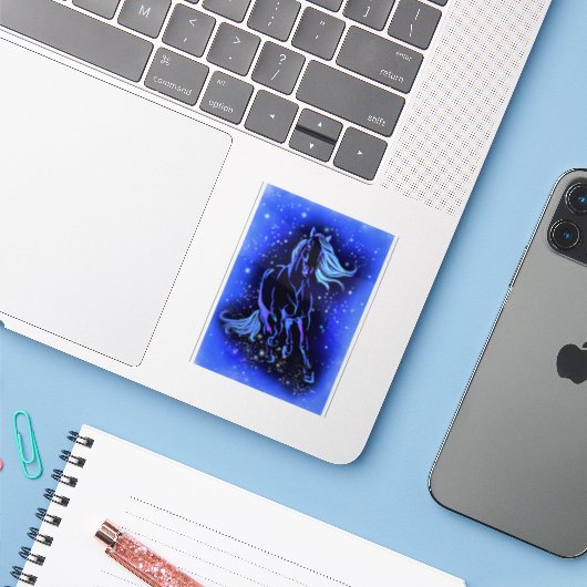 Pferd, das auf der Starry Blue Night-Aufkleber läu Aufkleber (Laptop mit iPhone)