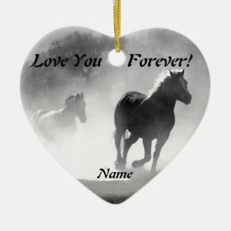 Pferd, das aus dem Nebel heraus galoppiert Keramik Ornament