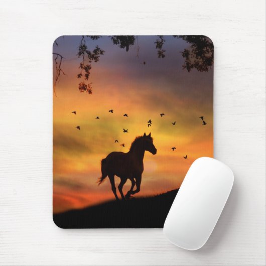 Pferd, das bei Sonnenuntergang auf der Maus läuft Mousepad (Mit Mouse)