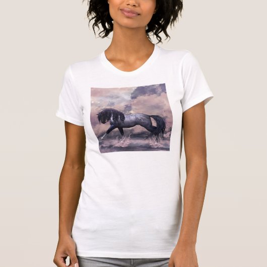 Pferd, das durch den pferdeartigen T - Shirt der (Vorderseite)