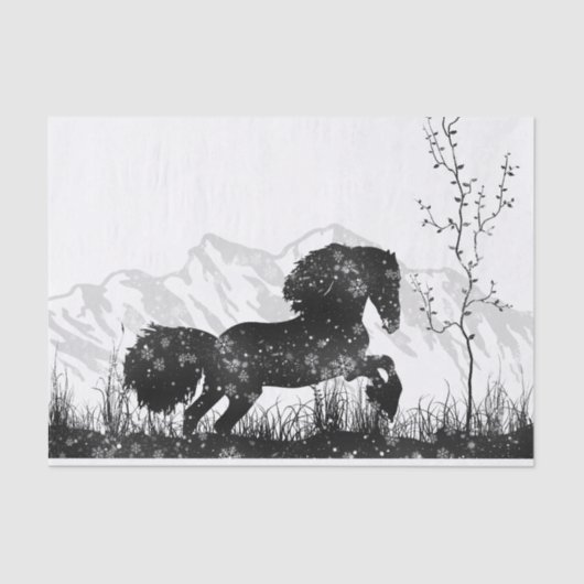 Pferd, das durch den Schnee-Winter-Berg stürmt Seidenpapier (Vorderseite)