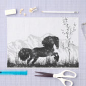 Pferd, das durch den Schnee-Winter-Berg stürmt Seidenpapier (Handwerk)