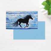 Pferd, das mit der Seeschifffahrtskarte frei läuft (Schreibtisch)