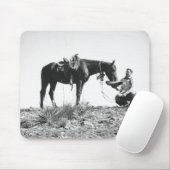 Pferd, das von einem Cowboyhut isst Mousepad (Mit Mouse)