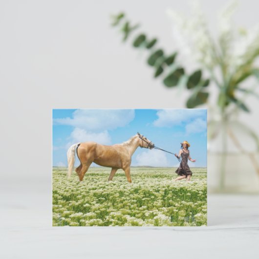 Pferd geführt vom Mädchen Postkarte (Stehend Vorderseite)