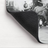 Pferd gezeichneter Feuer-Motor, frühe 1900s Mousepad (Ecke)
