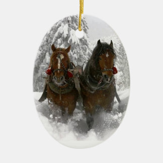 Pferd gezeichnetes Sleighweihnachten Keramik Ornament