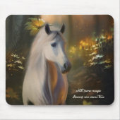Pferd im verzauberten Wald Mousepad (Vorne)