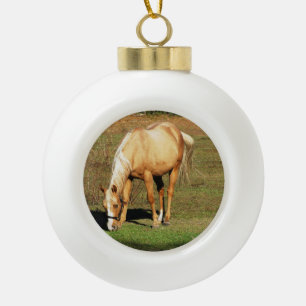 Pferd in der Weide Weihnachten Keramik Kugel-Ornament