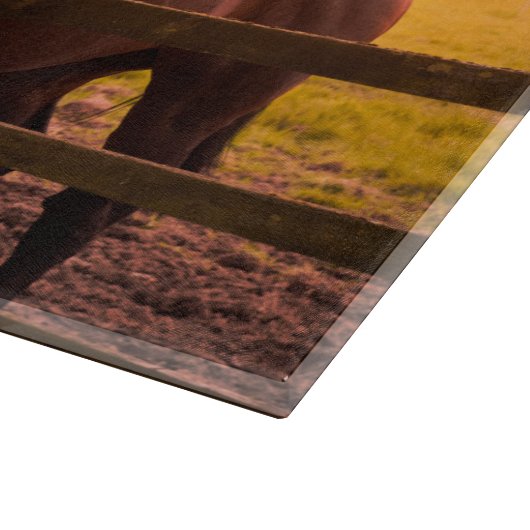 Pferd in Paddock Personalisiert Schneidebrett (Ecke)