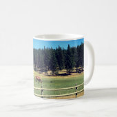 Pferd in Weide Kaffeetasse (VorderseiteRechts)