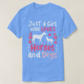 Pferd Just a Girl Liebe Pferde und Hunde Funny  T-Shirt (Design vorne)