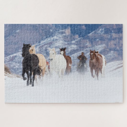 Pferd läuft durch den Schnee Puzzle (Horizontal)