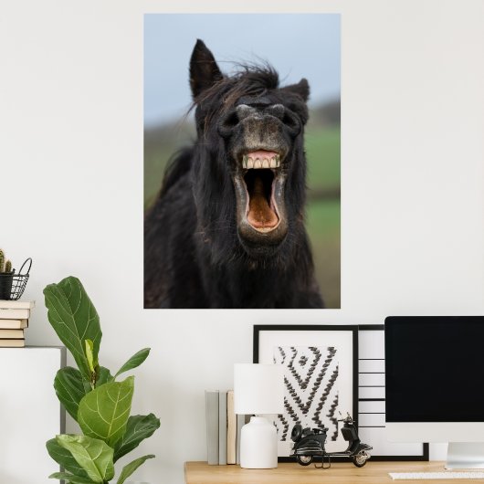 Pferd mit seinen Zähnen Poster (Heimbüro)