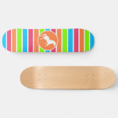 Pferd; Neon Orange Rosa Blaue Streifen Skateboard (Horizontal)