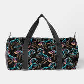 Pferd Neonlicht Glitch Retro-Stil Duffle Bag (Rückseite)