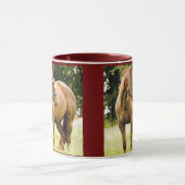 Pferd (Stute) in der Feld-Tasse Tasse (Zentrum)