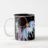 Pferd und Dreamcatcher ~ Dreams & Wishings BOHO Zweifarbige Tasse (Links)